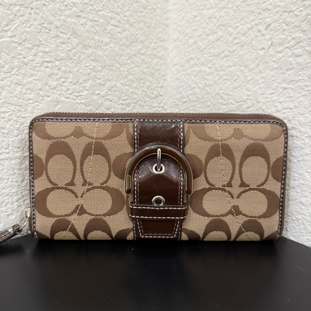 Vintage COACH Signature Jacquard Brown All Zip Continental Wallet